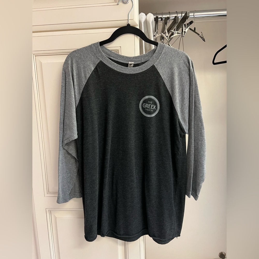 3/$15 The Greek Theatre XL Women’s 3/4 Sleeve Lightweight Raglan Tee Black Gray